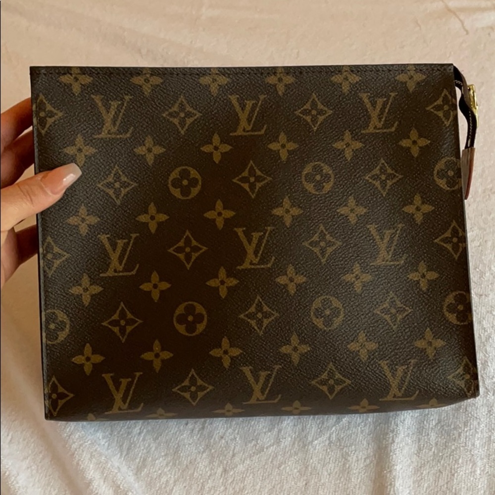 Louis Vuitton Toiletry Pouch 26